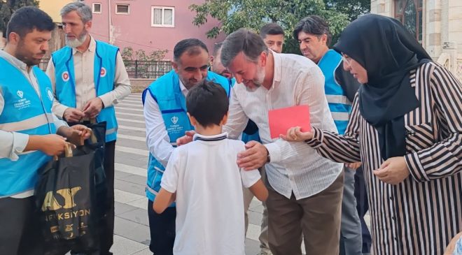HATAY’DA YETİMLERİN 100’Ü GÜLDÜ 