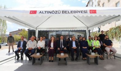 ALTINÖZÜ’NDE GÜNEŞ KREŞİ HİZMETE AÇILDI