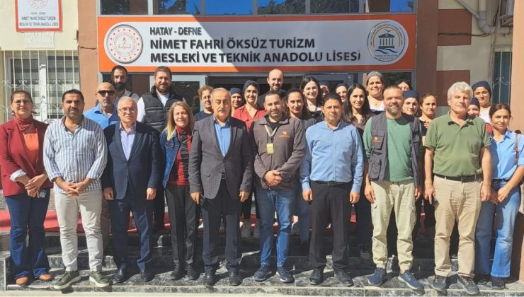 MÜDÜR GÜLİSTAN’DAN HALK EĞİTİM KURSUNA ZİYARET