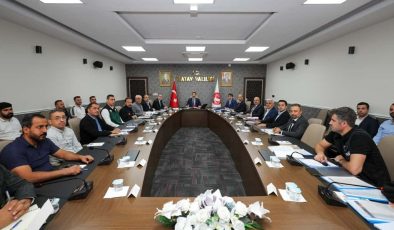 HATAY’DA AFET KONUTLARININ AŞAMALARI DEĞERLENDİRİLDİ 