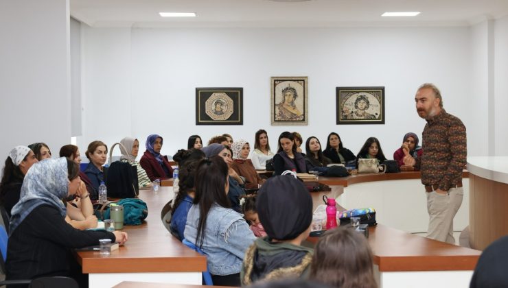 HATAY’DA “AİLE ÜNİVERSİTESİ” PROJESİ HAYATA GEÇTİ