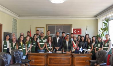 BAŞKAN YALÇIN, GENÇ YEŞİLAY EKİBİNİ AĞIRLADI