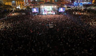 29 EKİM İSKENDERUN’DA COŞKUYLA KUTLANDI