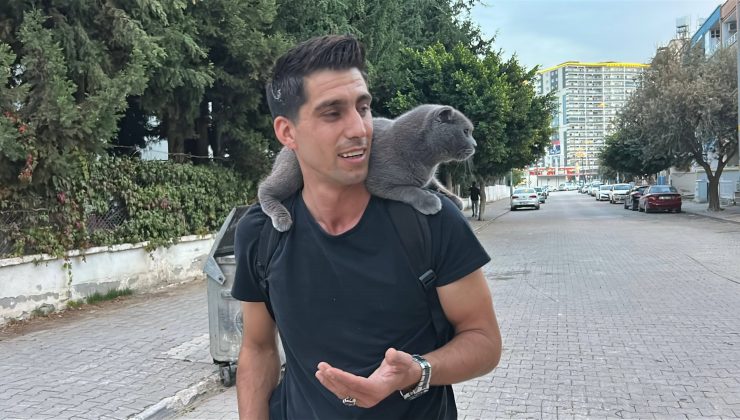 ‘DUMAN’ SAHİBİNİN OMZUNDA KENTİ TURLUYOR 