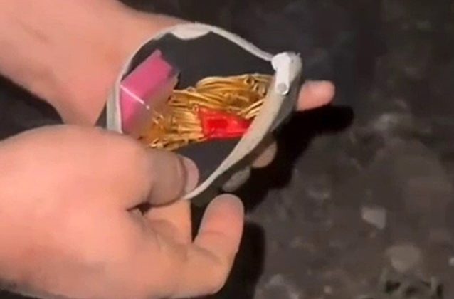 ÇALDIKLARI ALTIN DOLU KESEYİ TOPRAĞA SAKLADILAR   