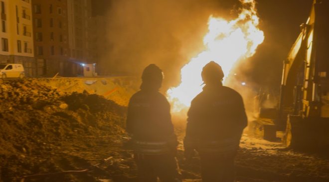 DOĞAL GAZ PATLAMASIYLA ÇIKAN YANGINDA 2 İŞÇİ YARALANDI   
