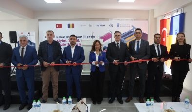 GELECEĞİN USTALARINI YETİŞTİRECEK AYAKKABI ORTAK İMALAT VE EĞİTİM MERKEZİ’NİN AÇILIŞI YAPILDI   