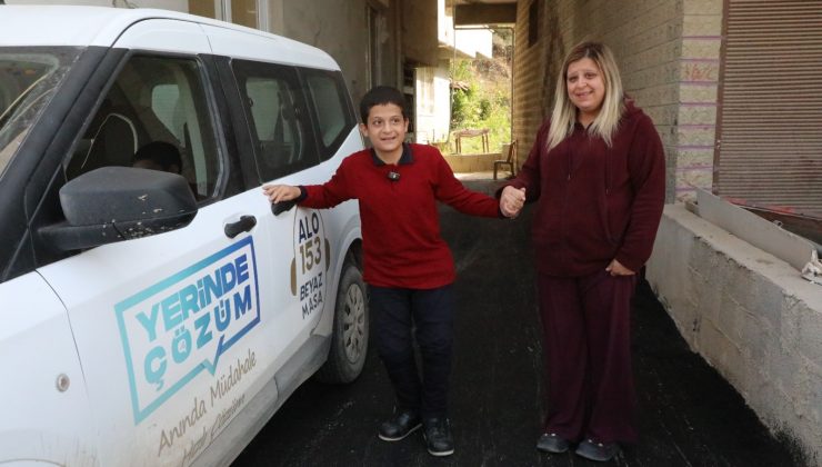 ÖZEL GEREKSİNİMLİ BİREY SEBAHATTİN, EVİNİN BULUNDUĞU SOKAKTA RAHATÇA YÜRÜYEBİLSİN DİYE YOLLAR ASFALTLANDI   