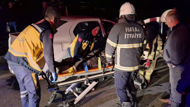 HATAY’DA İKİ OTOMOBİL ÇARPIŞTI: 4 KİŞİ YARALANDI   