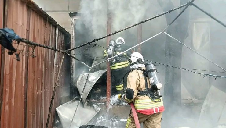 ALEVLERE TESLİM OLAN PREFABRİK YAPI KULLANILMAZ HALE GELDİ 