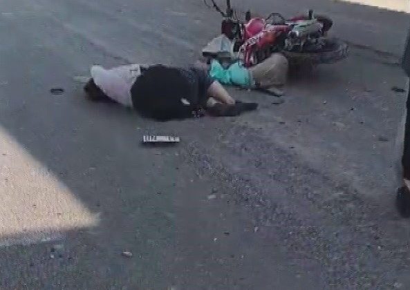 HATAY’DA OTOMOBİLLE, MOTOSİKLET ÇARPIŞTI: 2 YARALI   