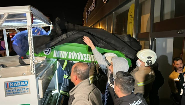 YANGINDAN KAÇMAK İSTERKEN ALEVLERİN İÇERİSİNE GİREN 2 KİŞİ YANARAK CAN VERDİ   