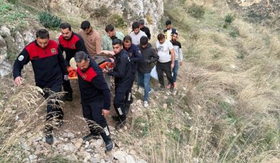 YÜRÜYÜŞ ESNASINDA KAYALIKLARDAN DÜŞEN ŞAHIS YARALANDI   