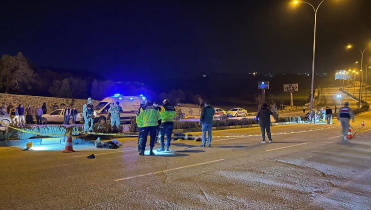 HATAY’DA MOTOSİKLET DEVRİLDİ, 2 ÇOCUK HAYATINI KAYBETTİ 