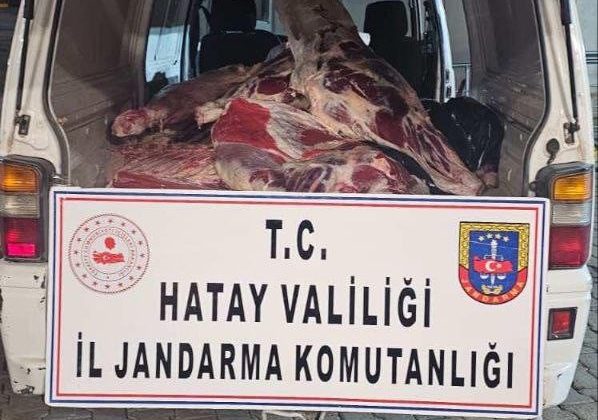 MİNİBÜSTE MENŞEİ BELİRSİZ 1 TON KIRMIZI ET ELE GEÇİRİLDİ   