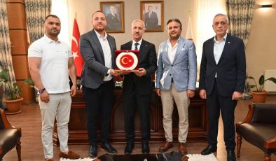 BAŞKAN TEMEL’DEN YILIN REKTÖRÜNE ZİYARET