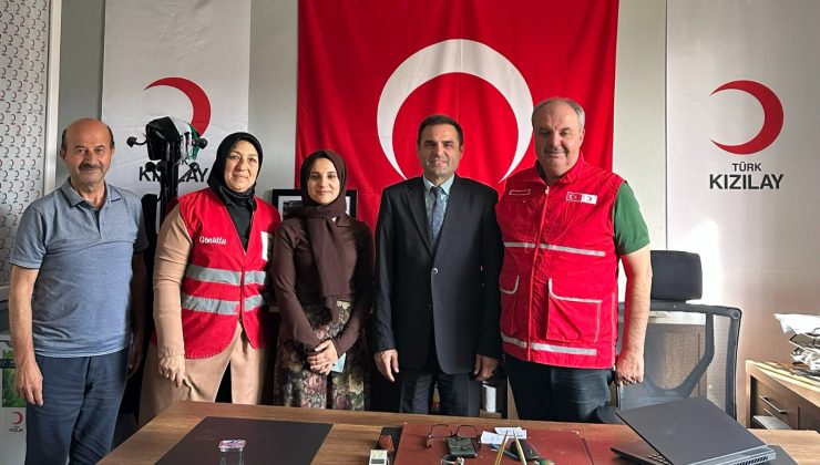 MÜDÜR COŞGUN’DAN KIZILAY HAFTASI ZİYARETİ