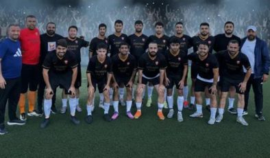 MEDENİYETLERSPOR LİDERLİĞİ KUTLADI