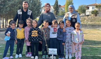 ALTINÖZÜ’NDE “49 MAHALLE 49 FİDAN” PROJESİ HAYATA GEÇİRİLDİ