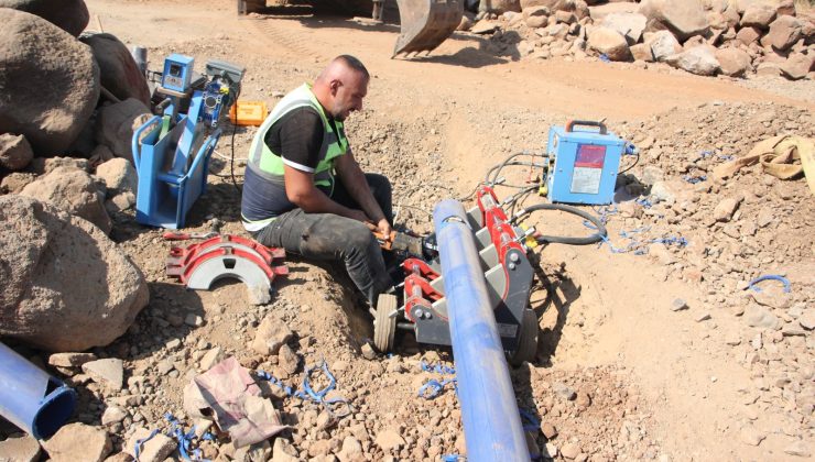 KIRIKHAN’DA SÜREKLİ ARIZA YAPAN 25 YILLIK SU HATTI YENİLENDİ