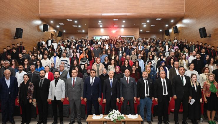 HMKÜ’DE ÖĞRETMENLER GÜNÜ PANELİ DÜZENLENDİ