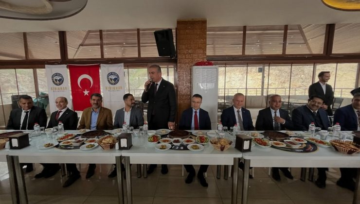 KIRIKHAN’DA ÖĞRETMENLER GÜNÜ BULUŞMASI