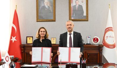 HATAY’DA İSTİLACI SU SÜMBÜLLERİ EKONOMİYE KAZANDIRILACAK