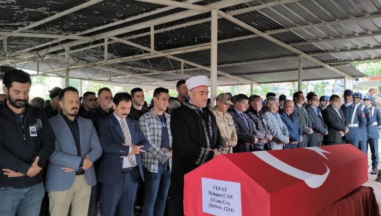 KANSERE KARŞI MÜCADELESİNİ KAYBEDEN UZMAN ÇAVUŞ SON YOLCULUĞUNA UĞURLANDI