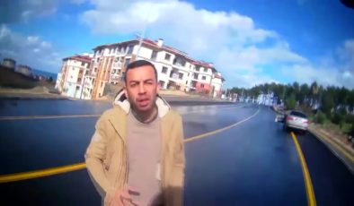 KAZAYI BURNU KANAMADAN ATLATAN MOTOSİKLETLİNİN YARDIMINA KOŞAN SÜRÜCÜ YÜREKLERİ ISITTI 