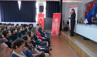 HATAY’DA ÖĞRENCİLERE DEZENFORMASYONLA MÜCADELE FARKINDALIK EĞİTİMİ VERİLDİ   