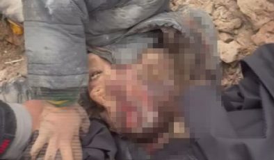 DAYISI TARAFINDAN DÖVÜLEREK ÖLÜME TERK EDİLEN ÇOCUK KAYALARIN ALTINDA YARALI HALDE BULUNDU   