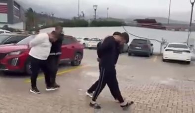 İSKENDERUN’DA KASTEN YARALAMA VE TEHDİT ŞÜPHELİSİ 3 KİŞİ TUTUKLANDI   