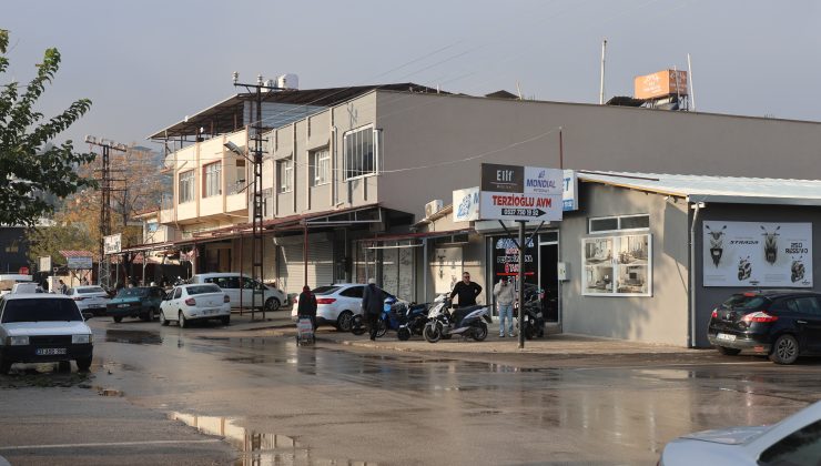 OTOMOBİLLE MOTOSİKLET ÇARPIŞTI: 1 YARALI   