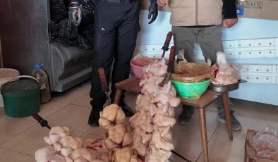 ZABITA EKİPLERİNİN ‘LEŞ KOKUSU VAR’ DEDİĞİ DÖNERCİDE MİDE BULANDIRAN GÖRÜNTÜ   