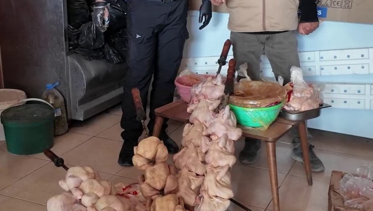 ZABITA EKİPLERİNİN ‘LEŞ KOKUSU VAR’ DEDİĞİ DÖNERCİDE MİDE BULANDIRAN GÖRÜNTÜ   