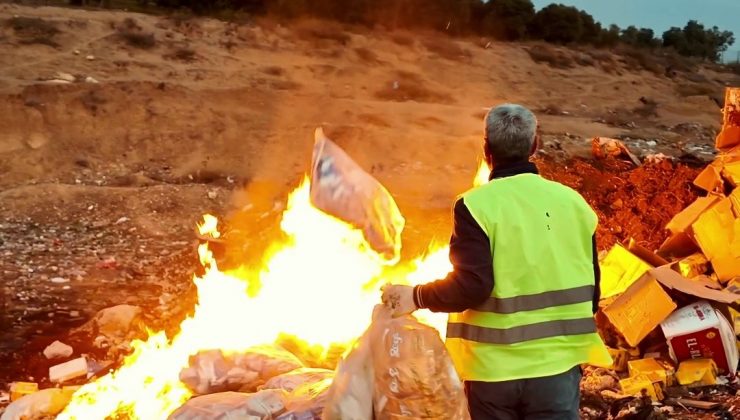 TARİHİ GEÇMİŞ ÜRÜNLERLE ÇOCUKLARI ZEHİRLEYECEKLERDİ: 2 TON CİPS, ŞEKERLEME VE ÇİKOLATA İMHA EDİLDİ   