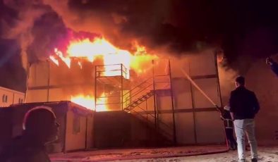 İŞÇİLERİN KALDIĞI KONTEYNER ALEVLERE TESLİM OLDU   