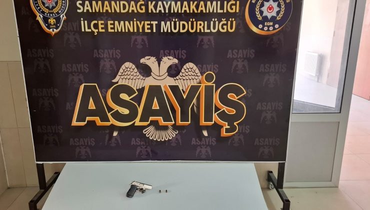 POLİS SİLAHLA ÇEVREYE KORKU SALAN ŞAHSI 100 KAMERAYI İNCELEYEREK YAKALADI   