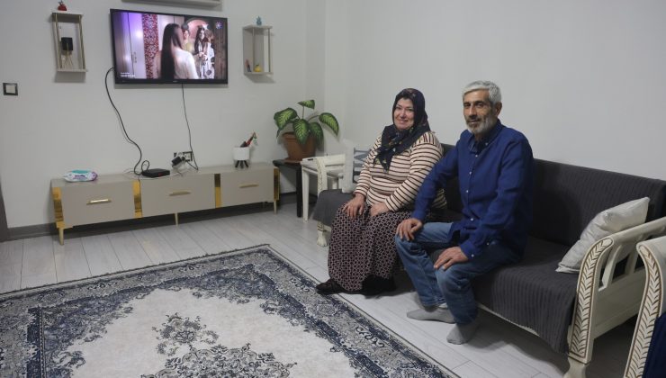 DEM PARTİLİ MİLLETVEKİLİNİN ‘ŞANTİYE ŞEFİ’ YAKIŞTIRMASINI YAPTIĞI BAKAN KURUM’A YUVASINA KAVUŞAN DEPREMZEDELERDEN DESTEK   