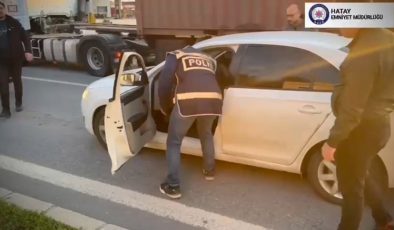 HATAY’DA APARTMANDAN 1 MİLYON 800 BİN TL’LİK ALTIN ÇALAN HIRSIZ POLİS TAKİBİYLE YAKALANDI 