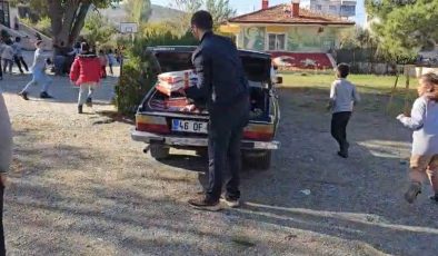 HATAY’DA DEPREMZEDE ÖĞRENCİLERE 8 BİN ÜCRETSİZ DENEME KİTAPÇIĞI DAĞITILDI   