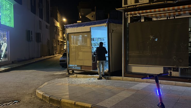 HATAY’DA 6 ARAÇ VE 4 İŞ YERİNİN CAMLARINI TAŞLA KIRDILAR 