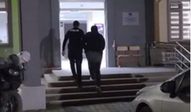 DEFNE’DE BİLİŞİM SİSTEMLERİ HIRSIZLIĞI ŞÜPHELİSİ TUTUKLANDI   