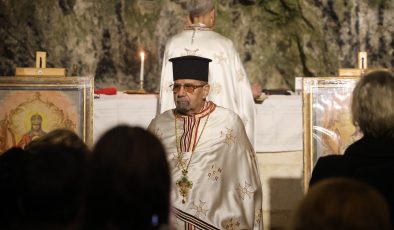 DÜNYA’NIN İLK MAĞARA KİLİSESİNDE NOEL AYİNİ   