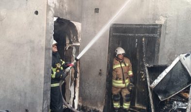 SAMANDAĞ’DA EV YANGINI   