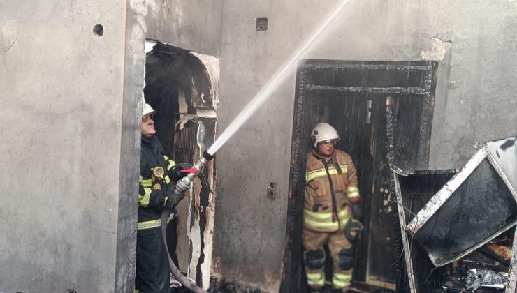 SAMANDAĞ’DA EV YANGINI   