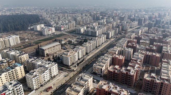 DEPREMDE TAMAMEN YIKILAN EMEK MAHALLESİ, İNŞA ÇALIŞMALARIYLA YENİDEN IŞIL IŞIL 