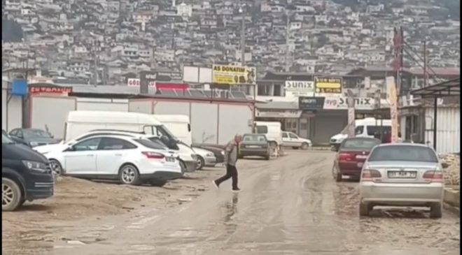 ANTAKYA’DA 5 OKUL GEÇİCİ OLARAK TAŞINDI