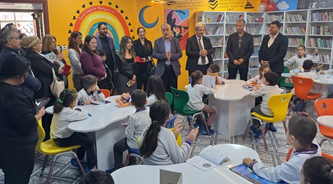 DEFNE’DE İLKOKULDA DEV KÜTÜPHANE AÇILDI