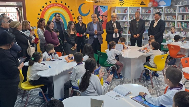 DEFNE’DE İLKOKULDA DEV KÜTÜPHANE AÇILDI